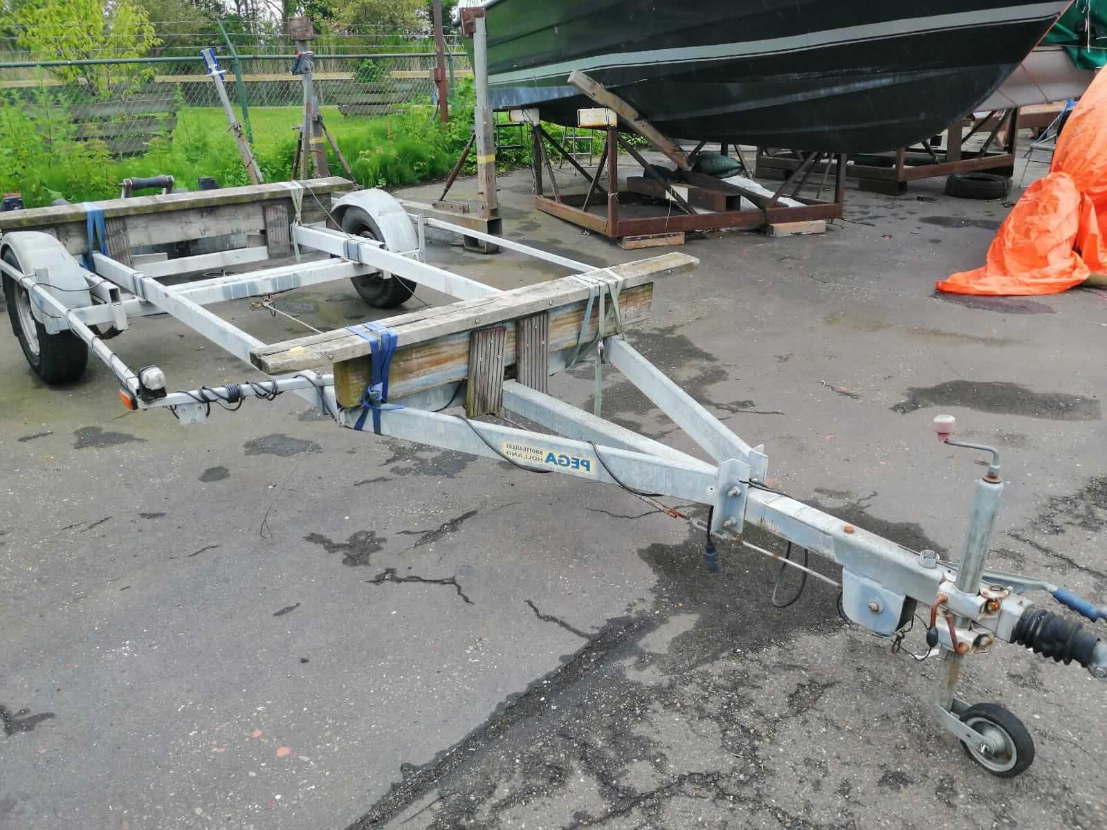 Stallingtrailer (Pega) (Splash) te koop –