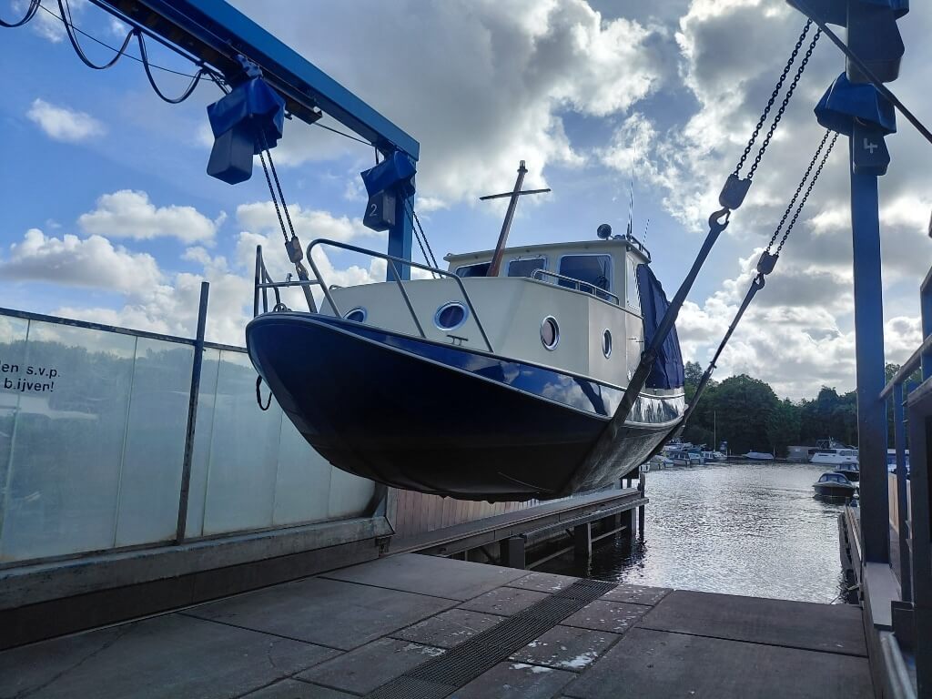 Nette en compleet uitgeruste zelfbouw vlet – 7,00 x 2,50 m